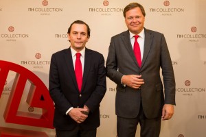 Federico J. González Tejera y Maarten Markus, CEO y director general para Benelux, Reino Unido, Francia y África de NH Hotel Group respectivamente, durante la rueda de prensa en el nuevo NH Collection Doelen (Ámsterdam).