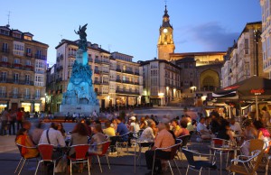 Plaza de la Virgen Blanca (Vitoria). Cedida por Basquetour