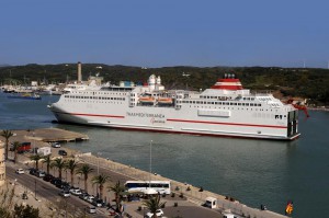 Superferry-puerto-Mahon-trasmediterranea