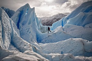 Caminata sobre glaciar en Argentina